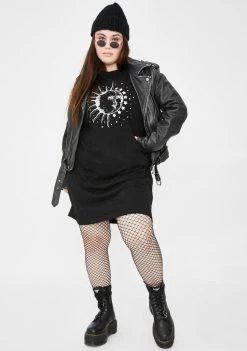 Daisy Street Plus Graphic Print Long Sleeve Dress