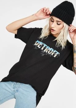 Daisy Street Detroit Graphic Print Tee Tops