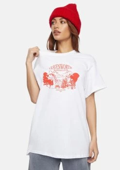Daisy Street Leavenworth Washington Graphic Tee Tops