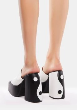 Daisy Street Mono Yin Yang Platform Mules