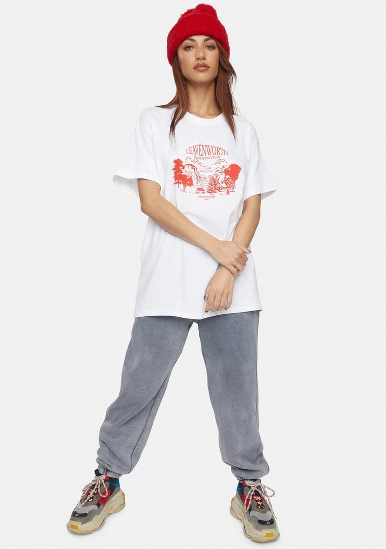 Daisy Street Leavenworth Washington Graphic Tee Tops